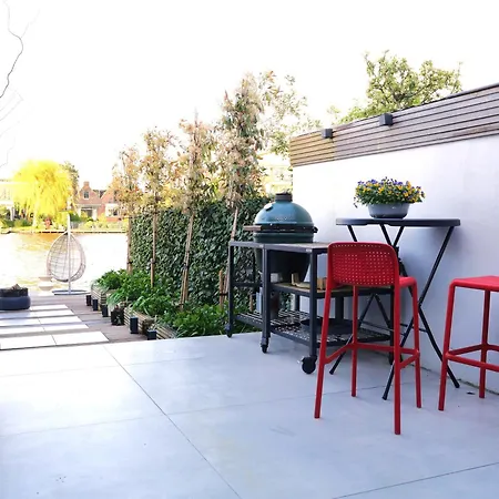 Riverfront House, 3 Bedroom,3 Bathrooms Hotel