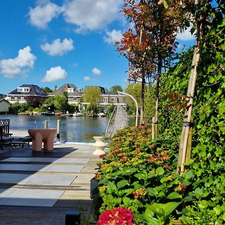 Riverfront House, 3 Bedroom,3 Bathrooms